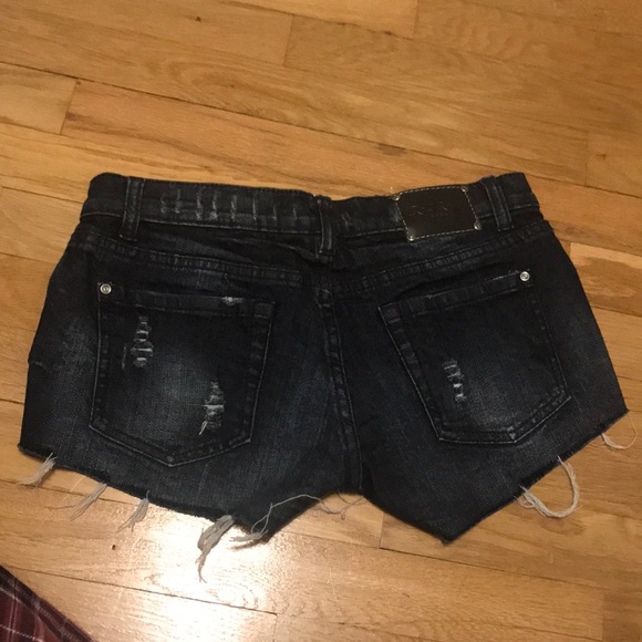 Ripped jean shorts - Picture 2 of 2